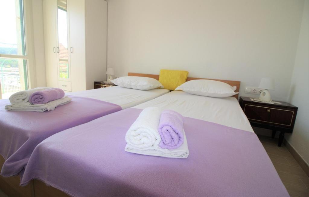 Privatna Soba Gita Apartment Sumartin Ngoại thất bức ảnh